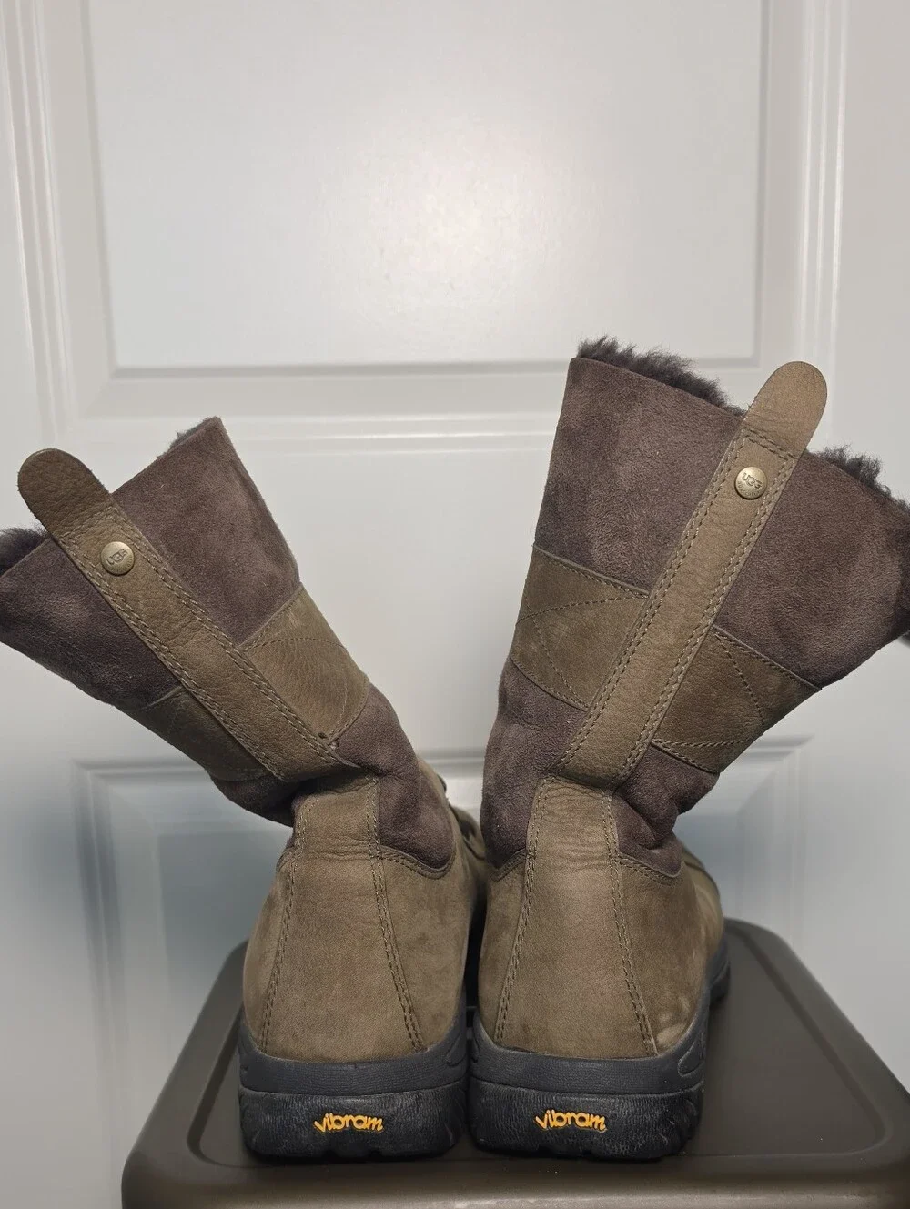 UGG Adirondack Tall Waterproof Sheepskin Boots Men's 11.5 Vibram Snow Hiking